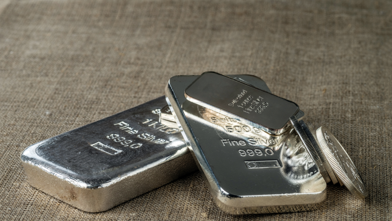 Zakaj je investicija v srebro pametna naložba?